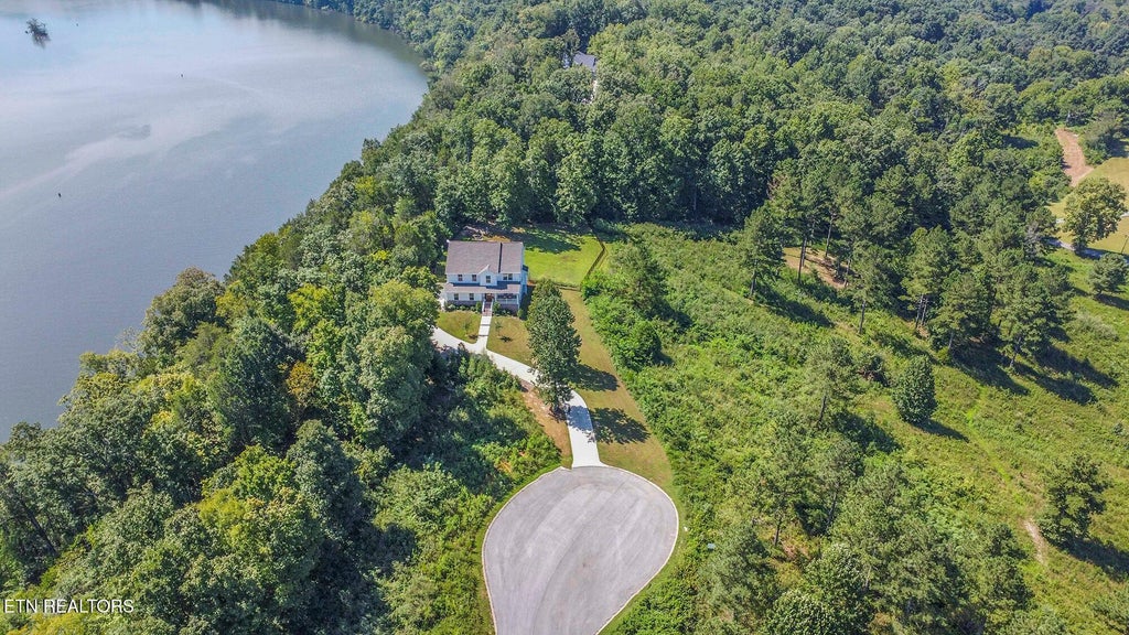 Photo of 306 Lake Ridge Drive, Loudon, TN 37774 (MLS # 1353392)