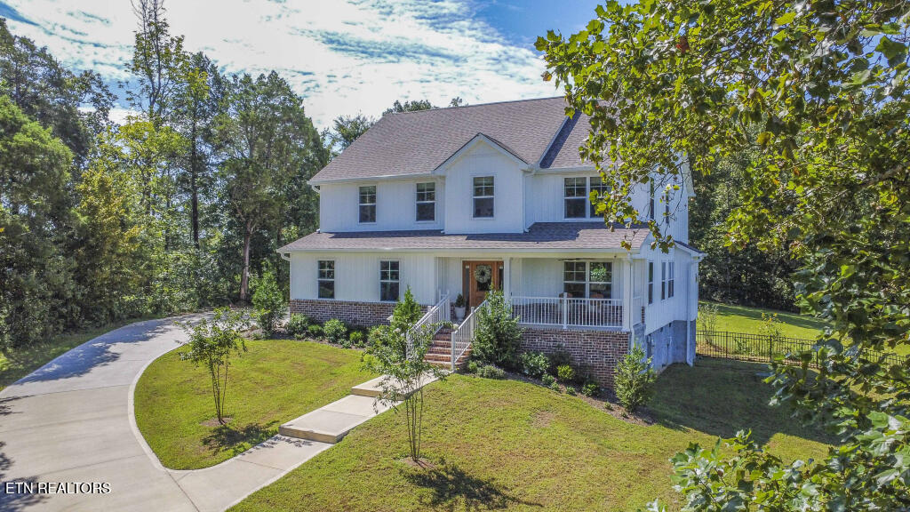 Photo of 306 Lake Ridge Drive, Loudon, TN 37774 (MLS # 1353392)