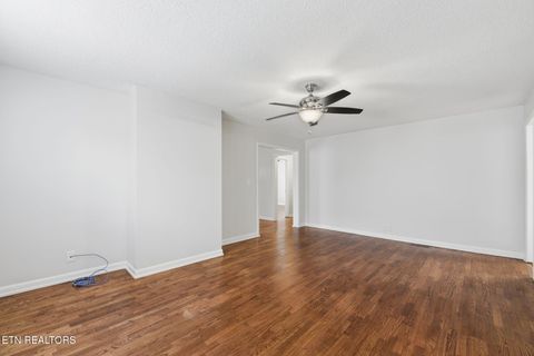 Tiny photo for 409 W 1st Ave, Lenoir City, TN 37771 (MLS # 1348043)