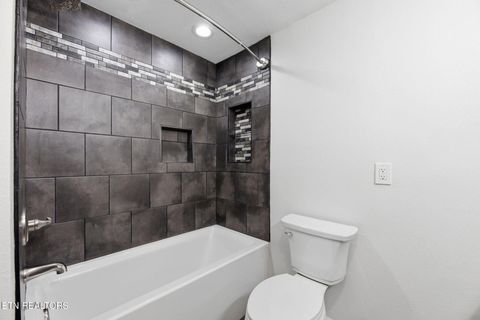 Tiny photo for 409 W 1st Ave, Lenoir City, TN 37771 (MLS # 1348043)