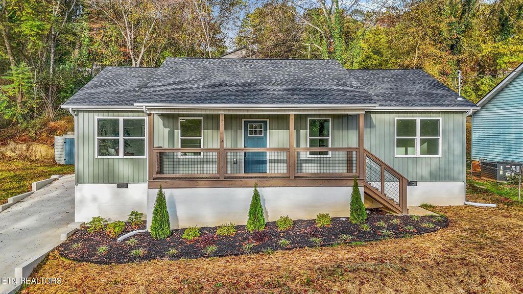 Photo of 1231 Baker Ave, Knoxville, TN 37920 (MLS # 1319906)