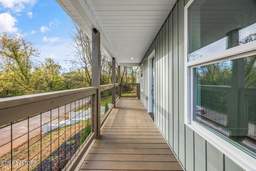 Photo of 1231 Baker Ave, Knoxville, TN 37920 (MLS # 1319906)