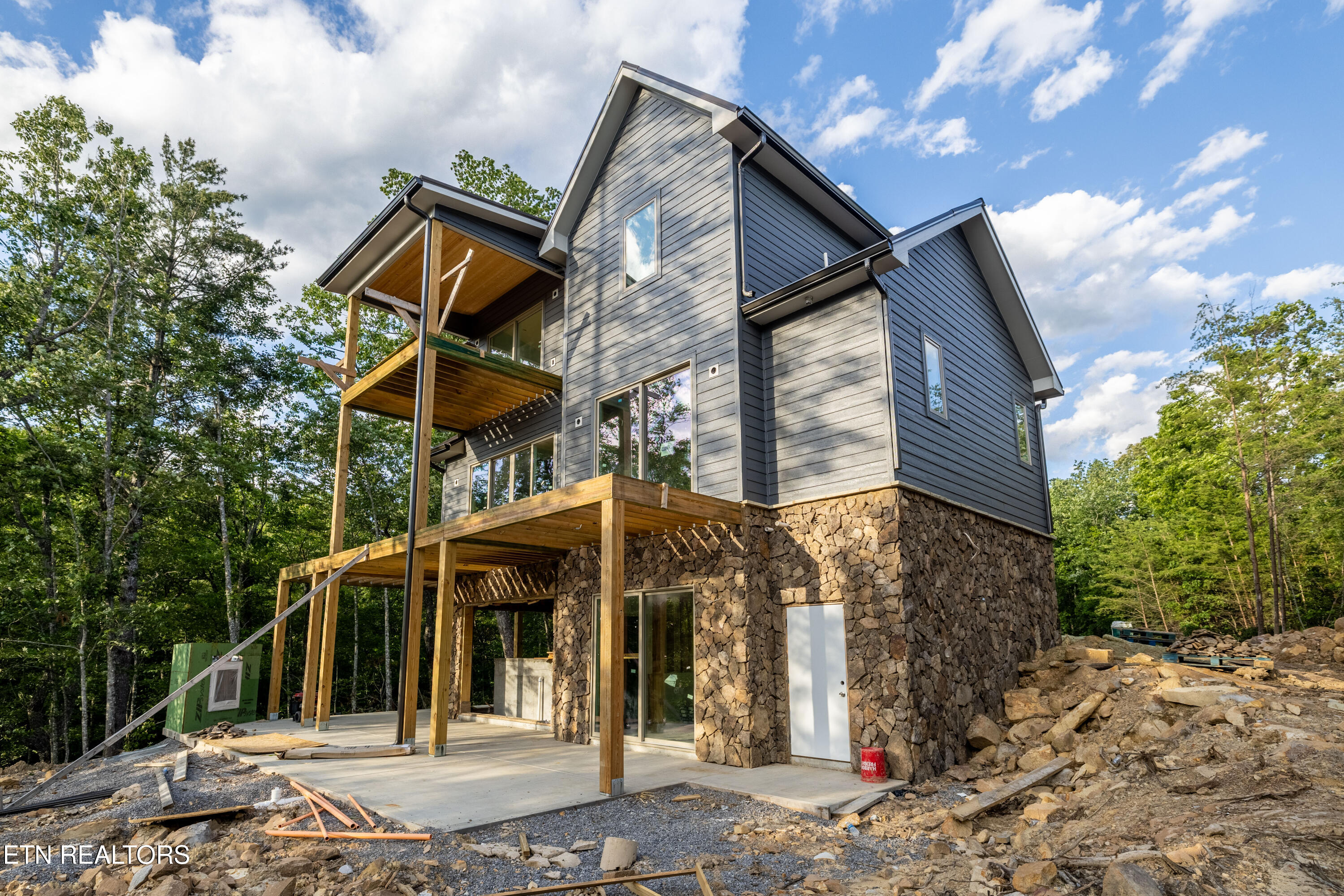 450 Hawken Drive