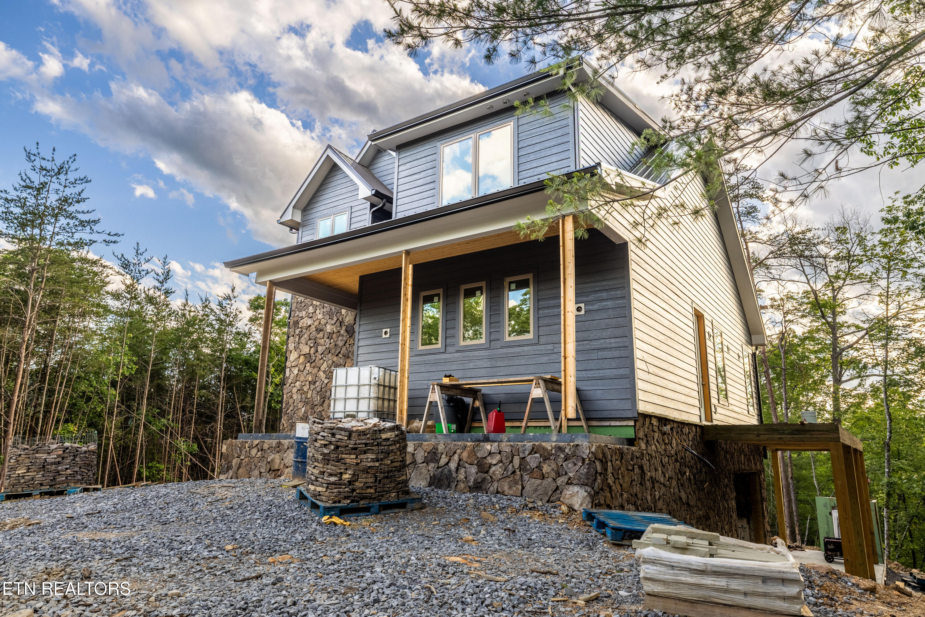 450 Hawken Drive
