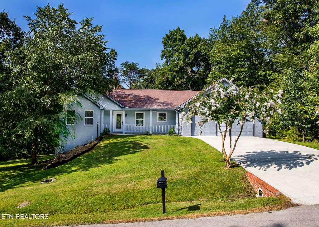 Photo of 123 Saint George Place, Fairfield Glade, TN 38558 (MLS # 1313770)