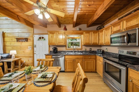 Tiny photo for 3163 Sourwood Way, Sevierville, TN 37862 (MLS # 1360030)