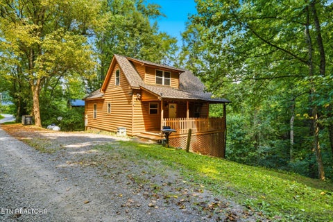 Tiny photo for 3163 Sourwood Way, Sevierville, TN 37862 (MLS # 1360030)