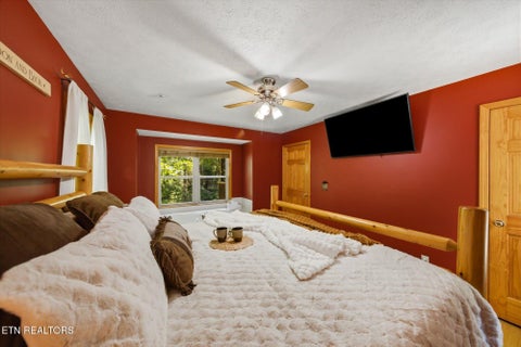 Tiny photo for 3163 Sourwood Way, Sevierville, TN 37862 (MLS # 1360030)