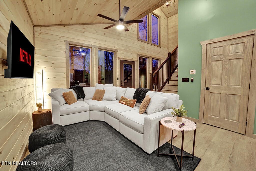 Photo of 1619 S S Mountain View Rd Rd, Sevierville, TN 37876 (MLS # 1316954)