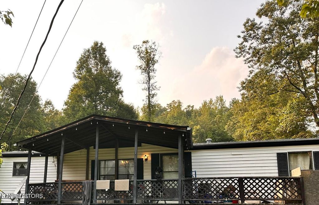 Photo of 137 Summerset Lane, Pioneer, TN 37847 (MLS # 1291855)