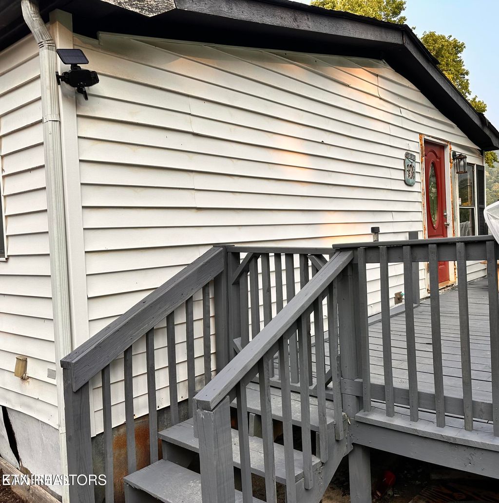 Photo of 137 Summerset Lane, Pioneer, TN 37847 (MLS # 1291855)