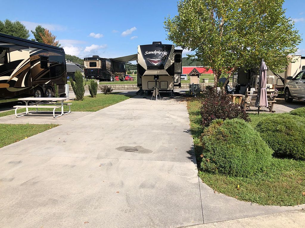 Photo of Pumpkin Path Way, Sevierville, TN 37862 (MLS # 1131549)