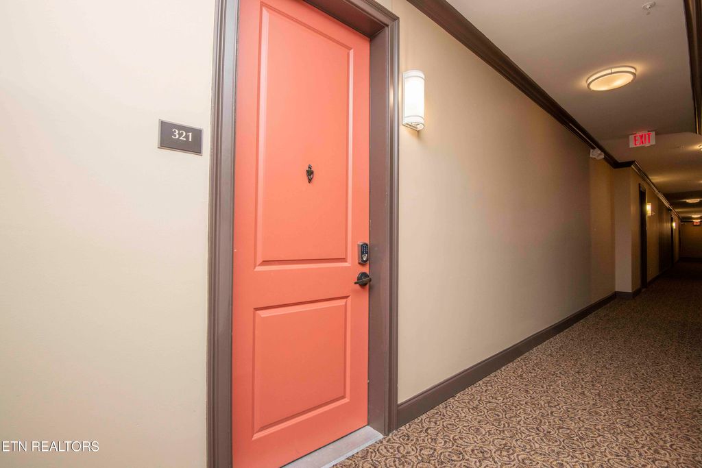 Photo of 445 W Blount Ave #321, Knoxville, TN 37920 (MLS # 1335055)