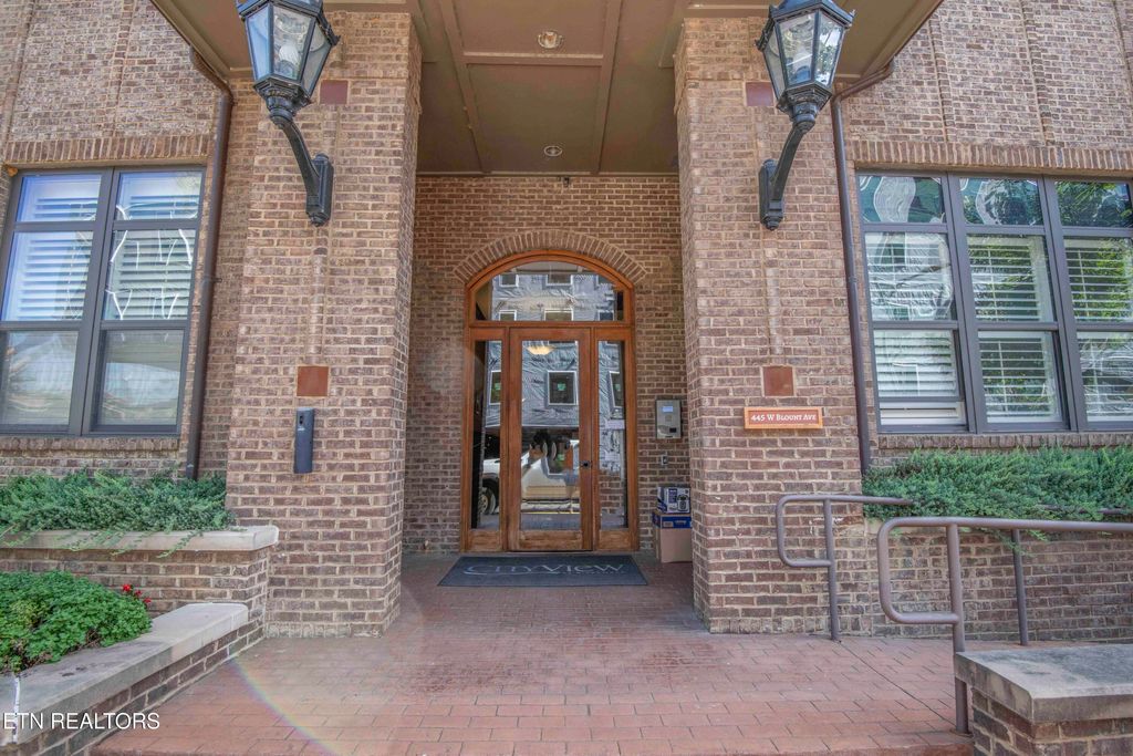 Photo of 445 W Blount Ave #321, Knoxville, TN 37920 (MLS # 1335055)