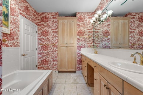 Tiny photo for 404 Catoosa Lane, Loudon, TN 37774 (MLS # 1359634)