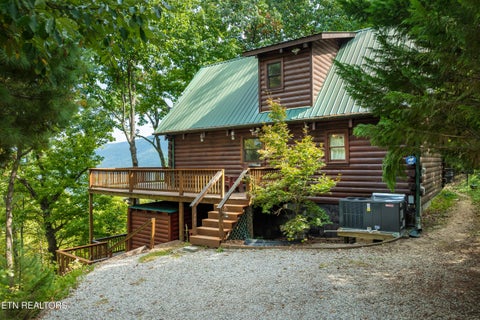 Photo of 3831 Glenview Way, Sevierville, TN 37862 (MLS # 1359685)