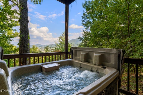 Tiny photo for 3831 Glenview Way, Sevierville, TN 37862 (MLS # 1359685)