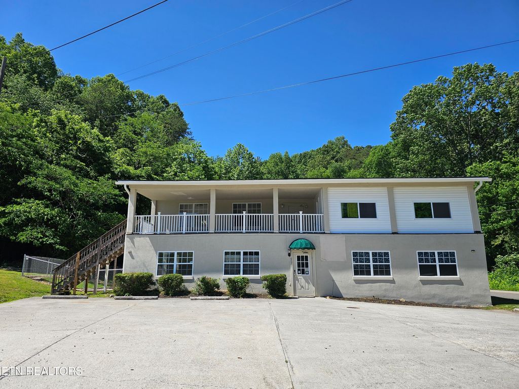 Photo of 607 Old Tacora Hills Rd, Clinton, TN 37716 (MLS # 1303209)