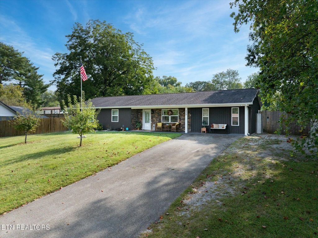 Photo of 829 Northside Drive, Athens, TN 37303 (MLS # 1329831)