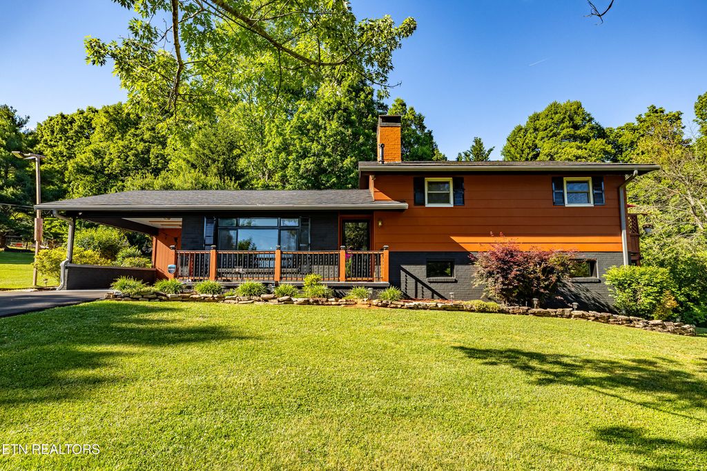Photo of 2837 Rambling Rd, Maryville, TN 37801 (MLS # 1340916)
