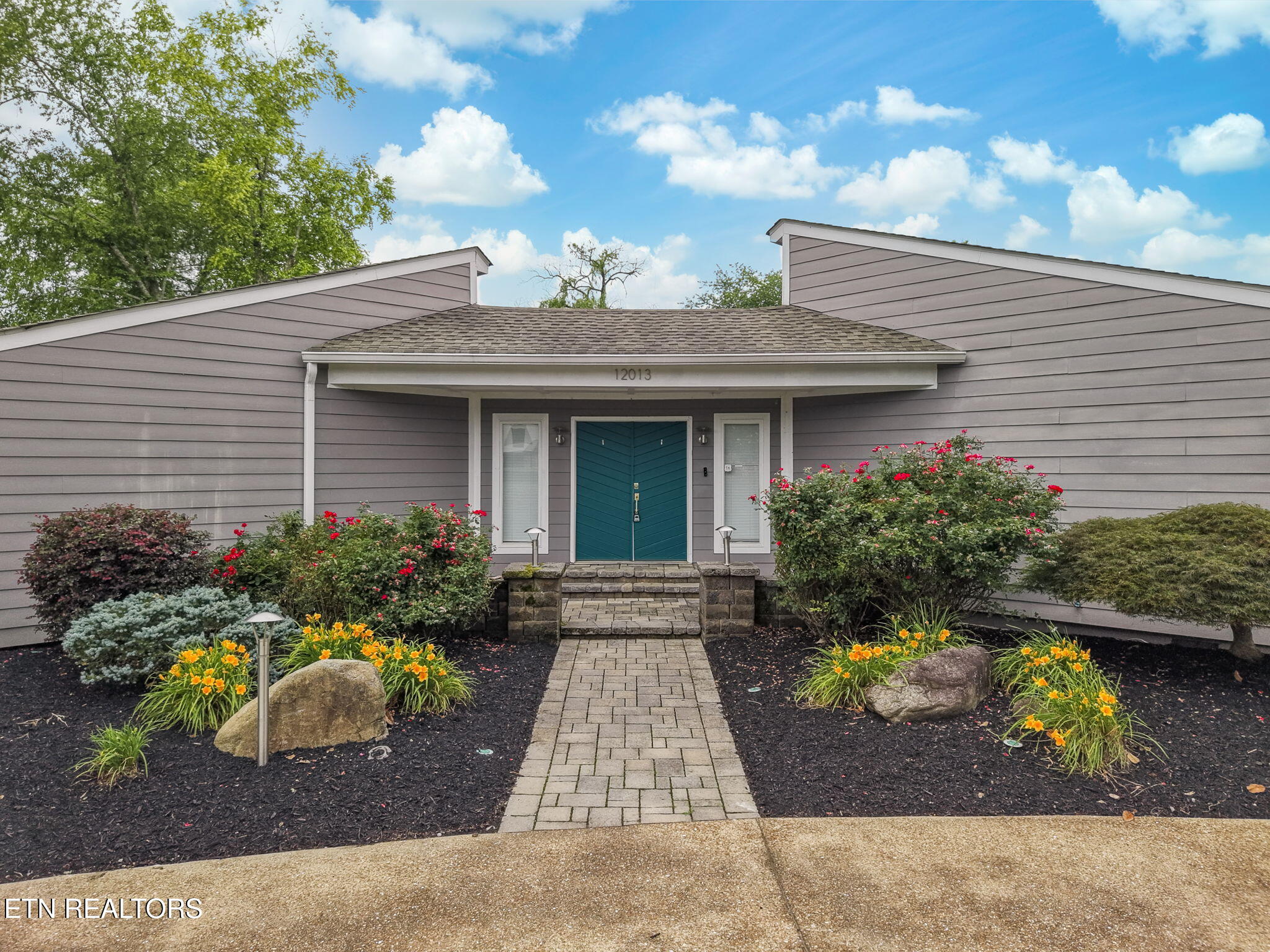 12013 N Fox Den Drive