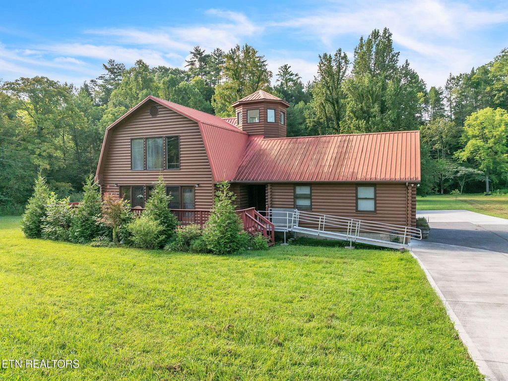 Photo of 2930 McMahan Sawmill Rd, Sevierville, TN 37862 (MLS # 1312921)