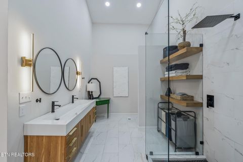 Tiny photo for 1900 Ridgecrest Drive #201, Knoxville, TN 37918 (MLS # 1327948)