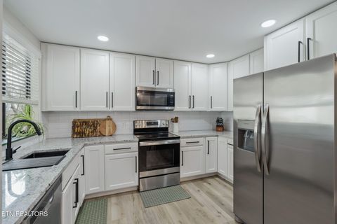 Tiny photo for 1900 Ridgecrest Drive #201, Knoxville, TN 37918 (MLS # 1327948)