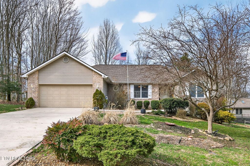 Photo of 15 Ridge Crest Circle, Crossville, TN 38558 (MLS # 1331535)