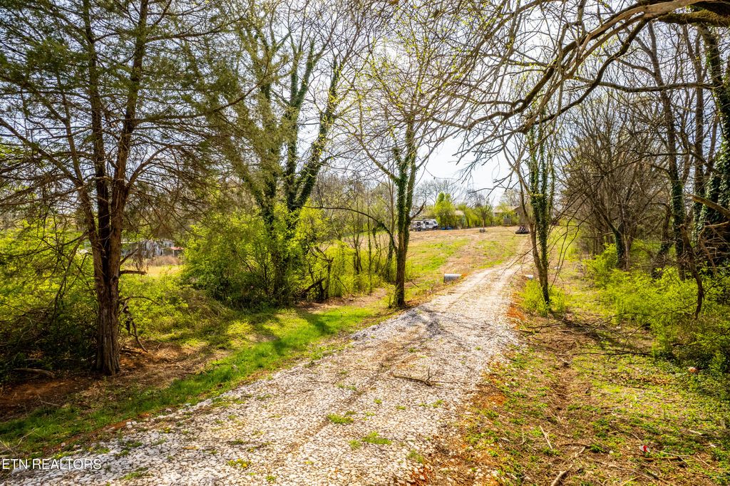 Photo of 2416 Sweetwater Vonore Rd, Sweetwater, TN 37874 (MLS # 1332860)