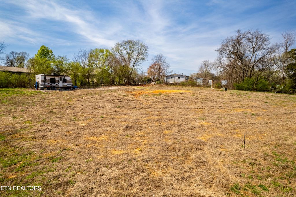 Photo of 2416 Sweetwater Vonore Rd, Sweetwater, TN 37874 (MLS # 1332860)