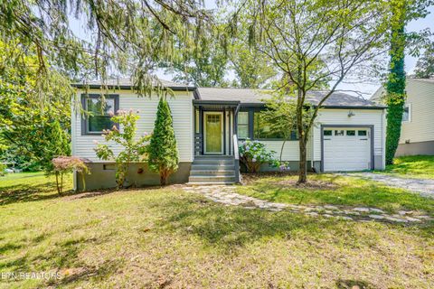 Photo of 2316 N Park Blvd, Knoxville, TN 37917 (MLS # 1319758)