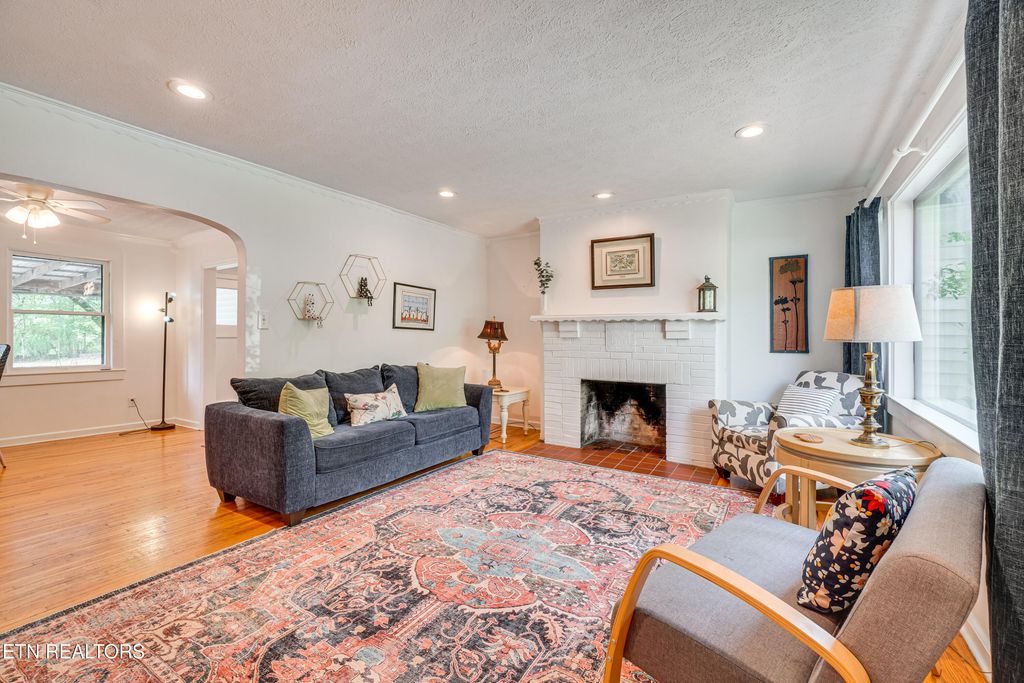 Photo of 2316 N Park Blvd, Knoxville, TN 37917 (MLS # 1319758)