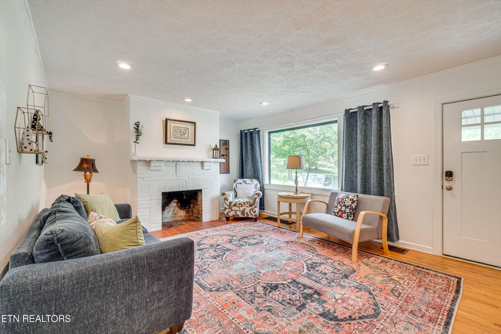 Photo of 2316 N Park Blvd, Knoxville, TN 37917 (MLS # 1319758)