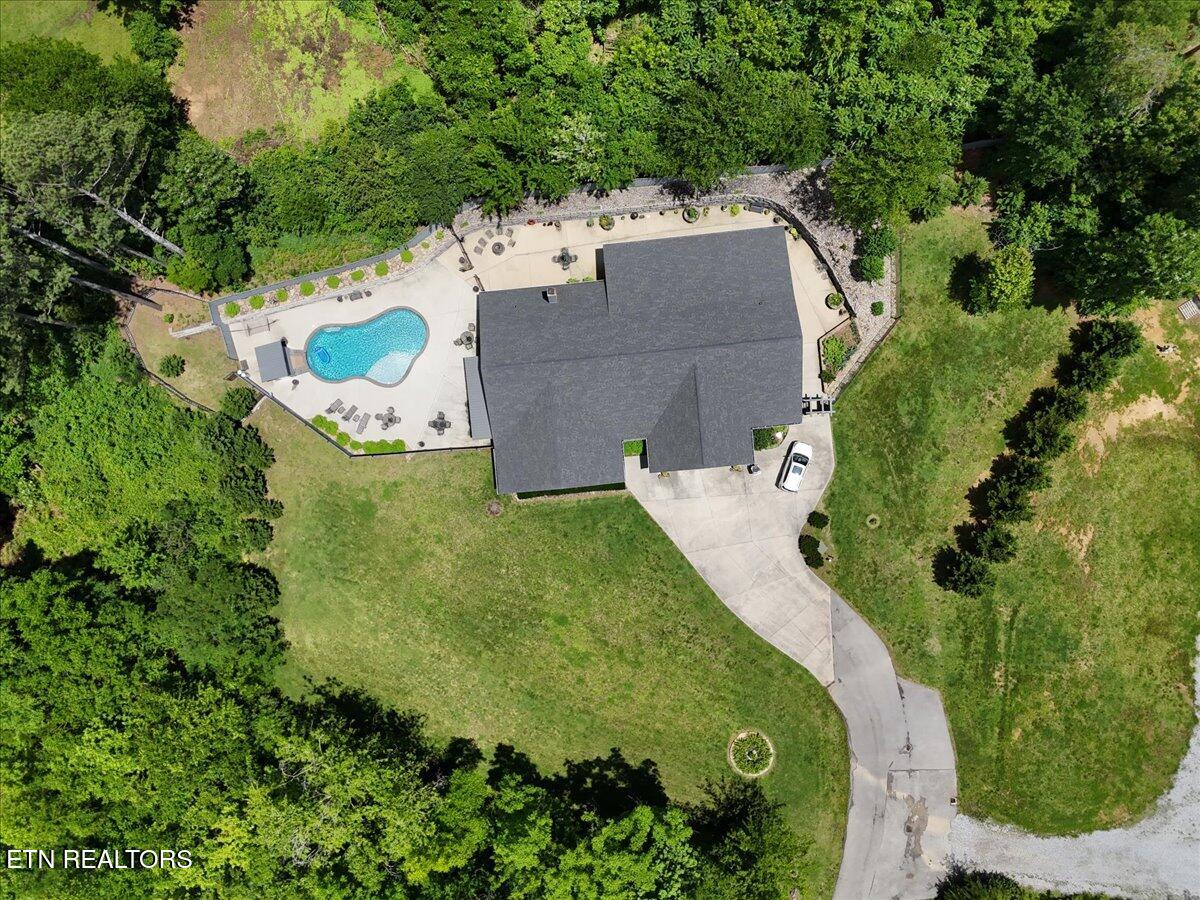 846 & 845 Quietlands Drive