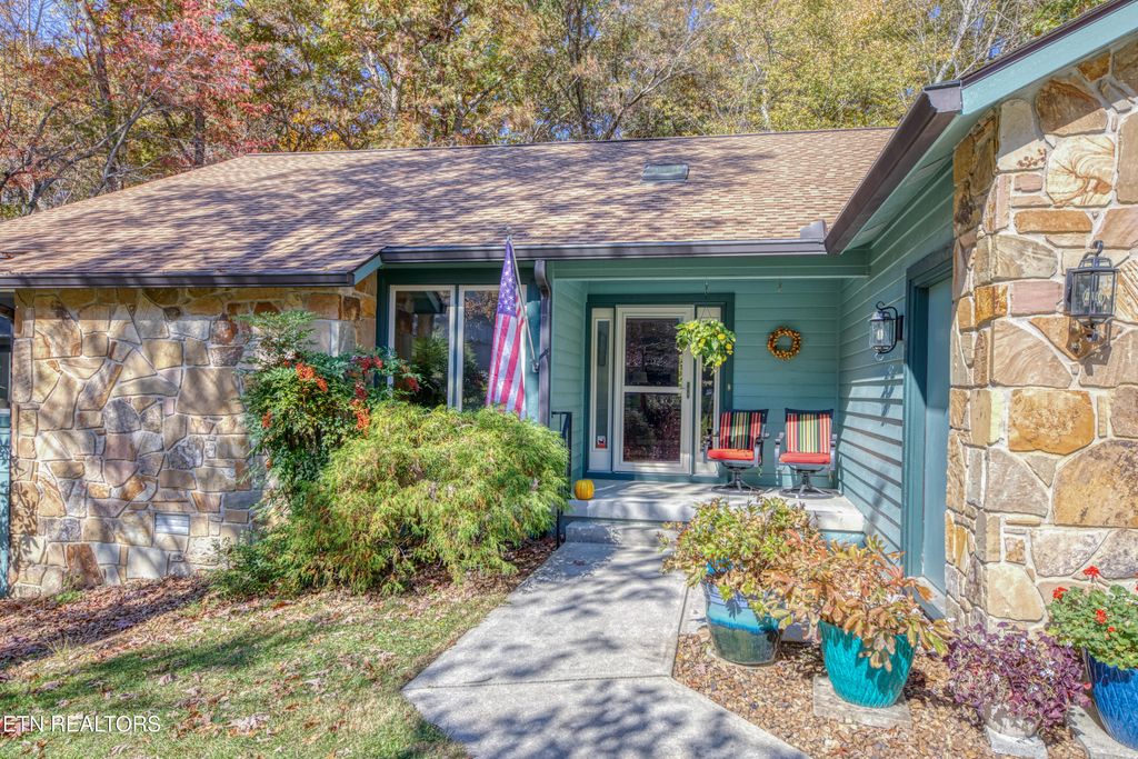 Photo of 54 Heather Glen Court, Crossville, TN 38558 (MLS # 1315457)