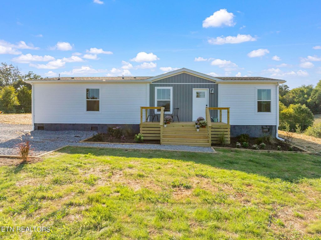 Photo of 498 Greenbriar Rd, Sweetwater, TN 37874 (MLS # 1276225)