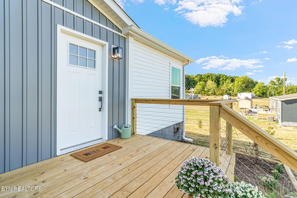 Photo of 498 Greenbriar Rd, Sweetwater, TN 37874 (MLS # 1276225)