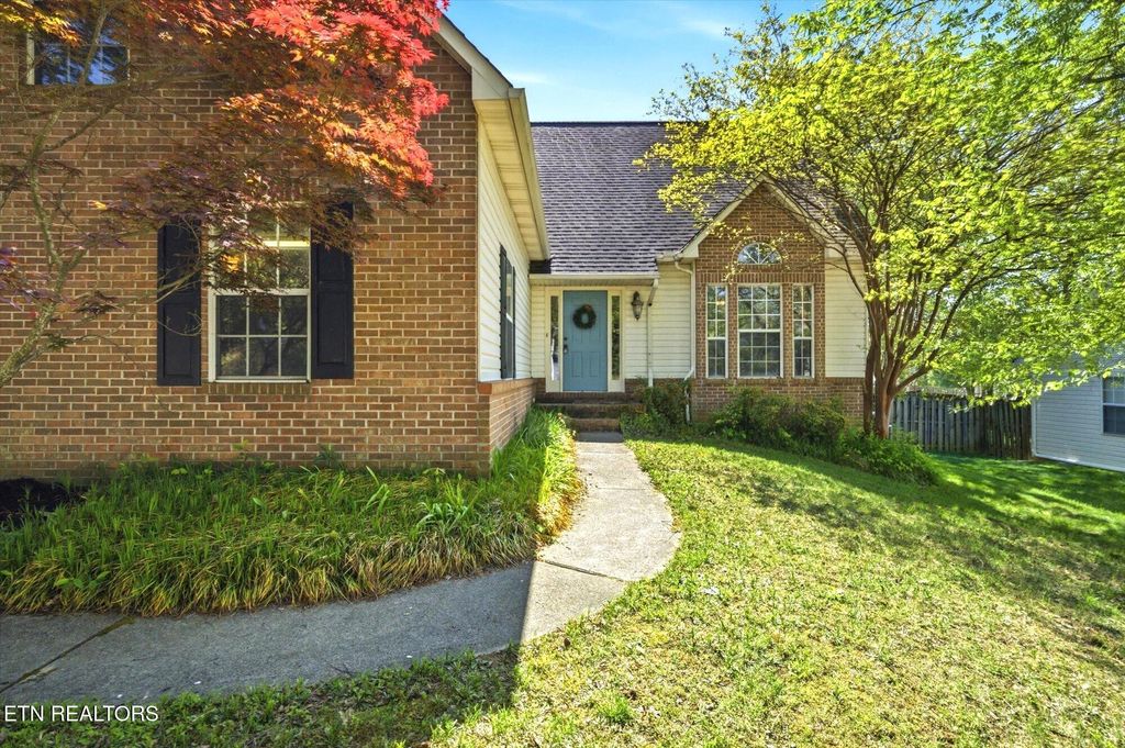 Photo of 2412 Maple Crest Lane, Knoxville, TN 37921 (MLS # 1336332)