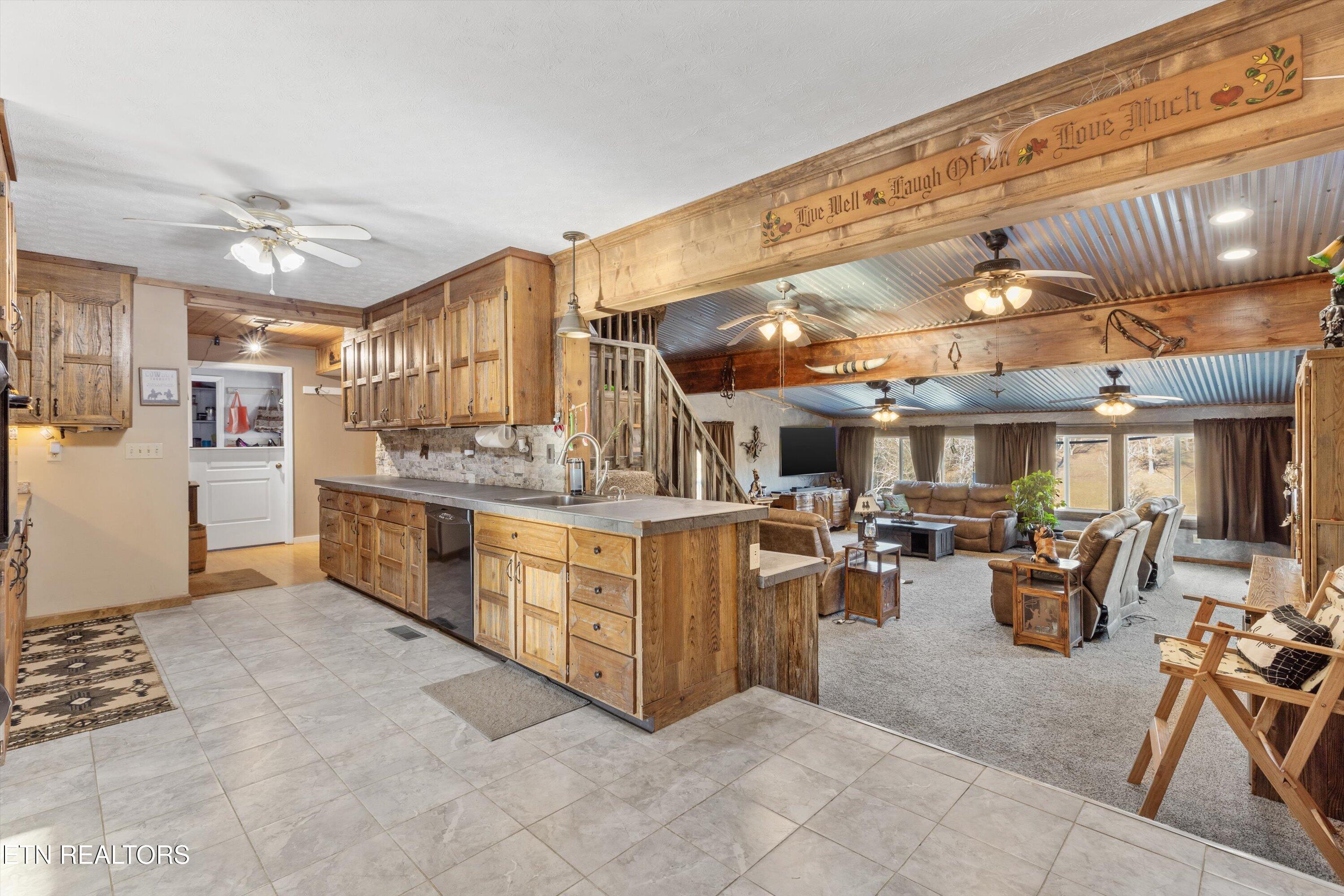 713 Gallaher Rd