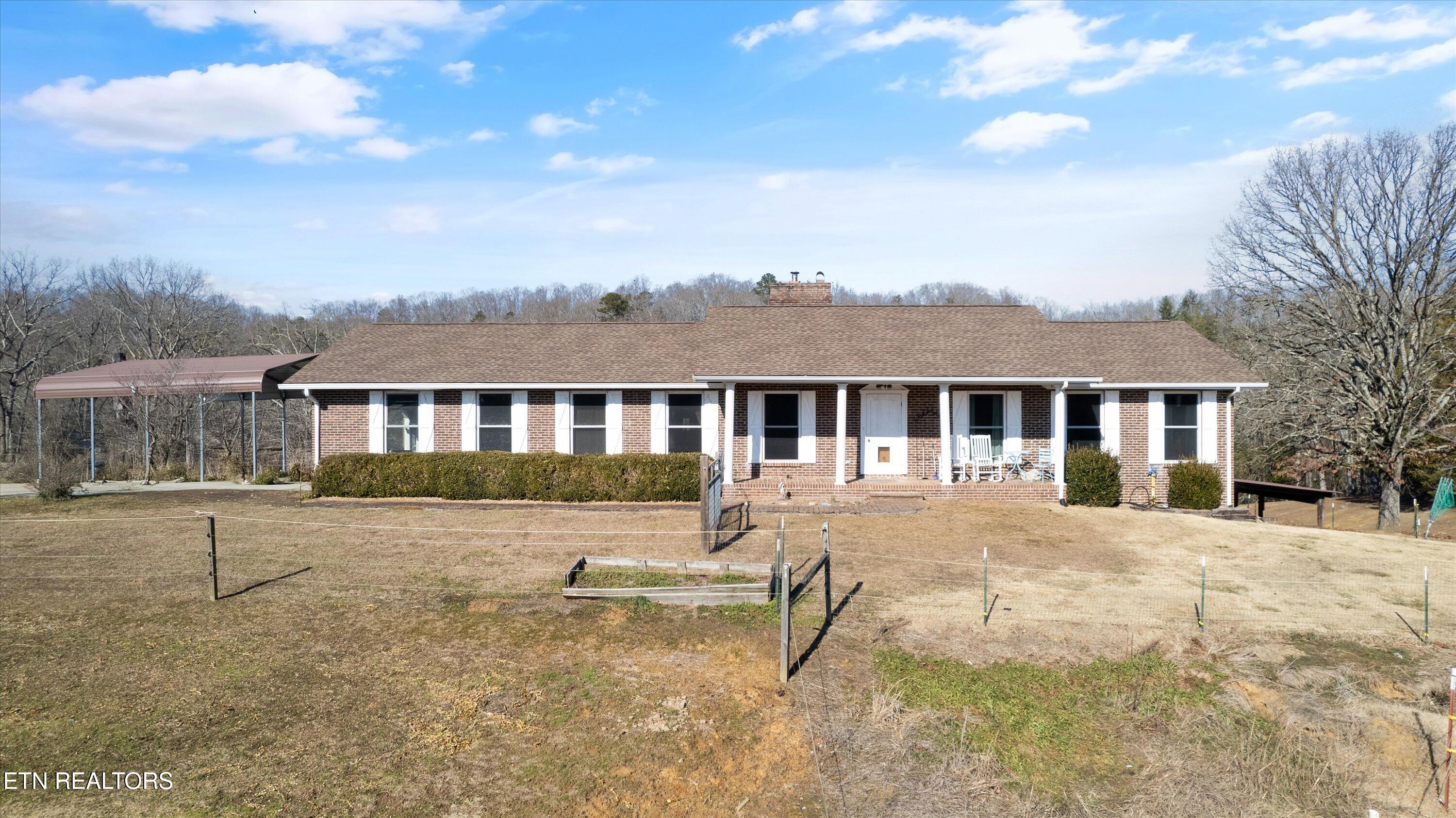 713 Gallaher Rd
