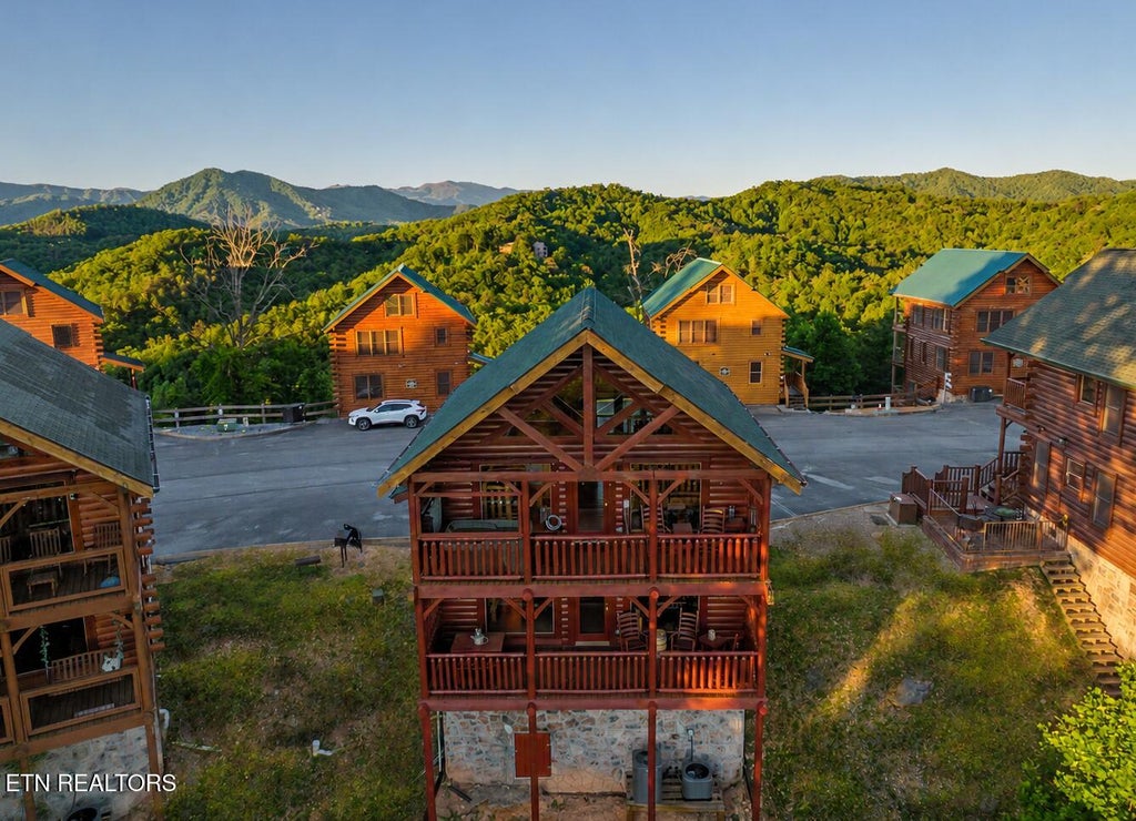 Photo of 2819 White Oak Ridge Lane, Sevierville, TN 37862 (MLS # 1352398)