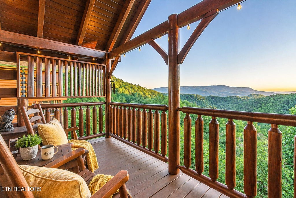 Photo of 2819 White Oak Ridge Lane, Sevierville, TN 37862 (MLS # 1352398)