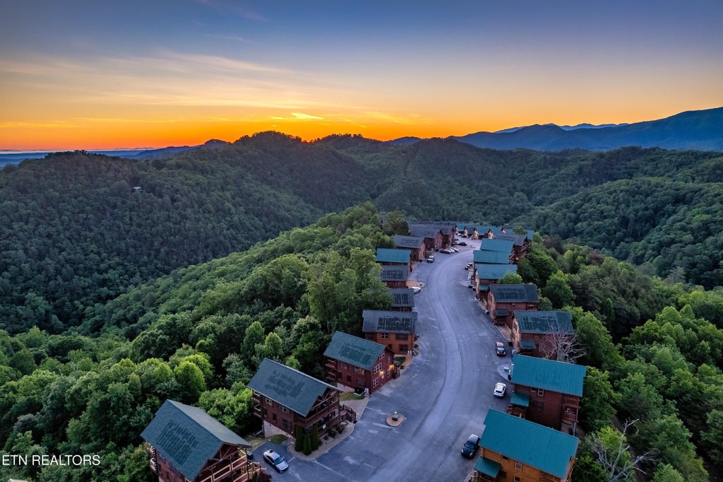 Photo of 2819 White Oak Ridge Lane, Sevierville, TN 37862 (MLS # 1352398)
