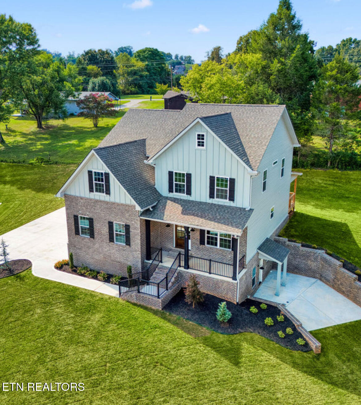 290 Caulderwood Lane