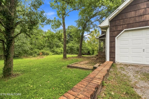 Tiny photo for 174 Irwin Lane, Clinton, TN 37716 (MLS # 1352099)