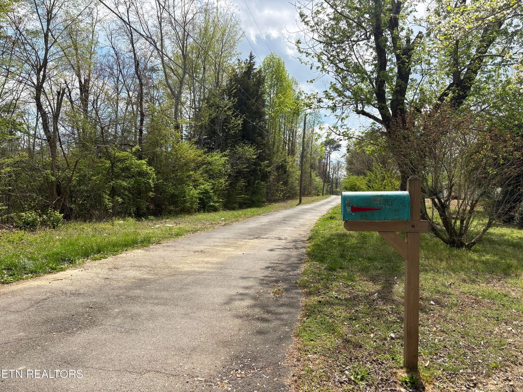 Photo of 1195 NE Hilltop Drive, Cleveland, TN 37312 (MLS # 1335599)