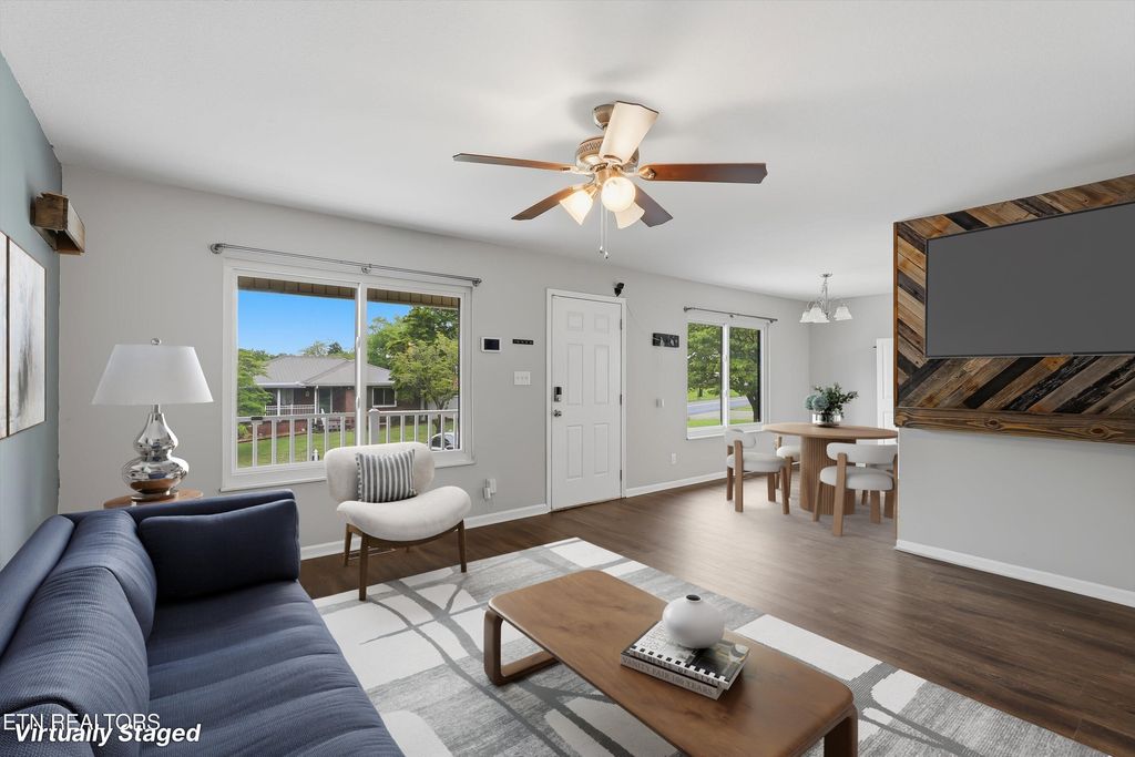 Photo of 311 Henderson St, Maryville, TN 37804 (MLS # 1338891)