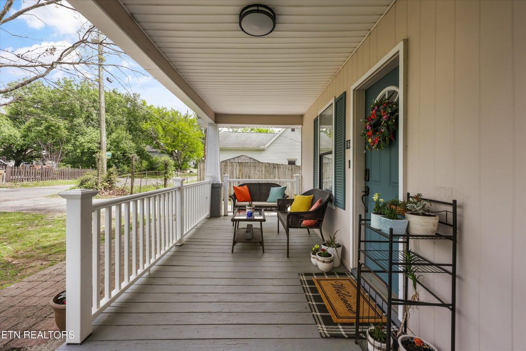 Photo of 160 W Moody Ave, Knoxville, TN 37920 (MLS # 1336770)