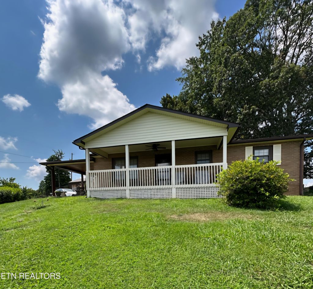 Photo of 950 Raven Hill Rd, Tazewell, TN 37879 (MLS # 1312301)